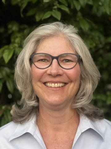 Joanne Woiak headshot